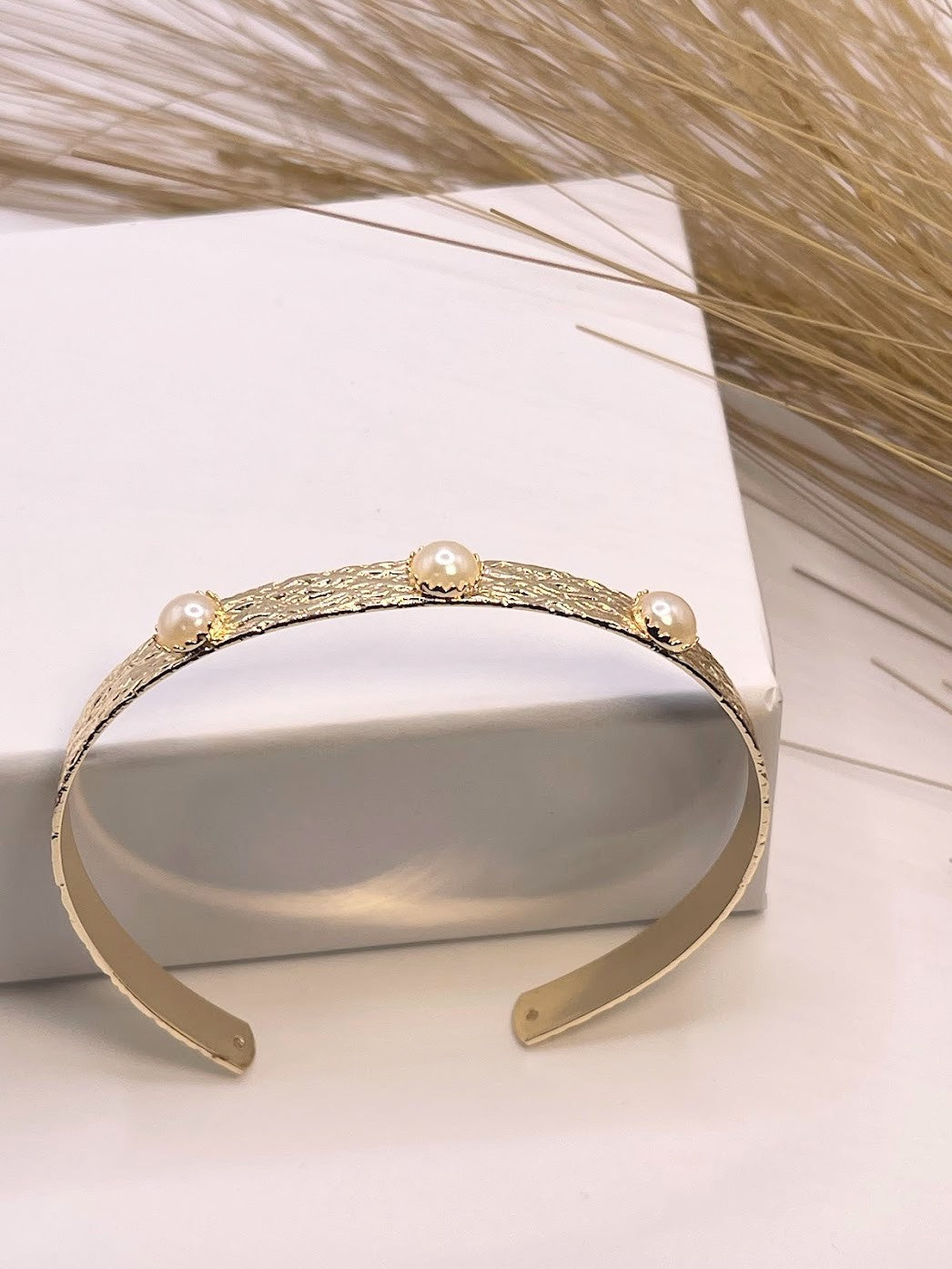 Viverio Cuff Bracelet